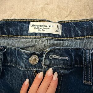 Abercrombie & Fitch High Rise Vintage Straight 29